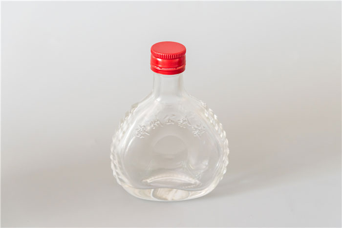 塑料酒瓶盖和水晶瓶盖哪个包装效果好？
