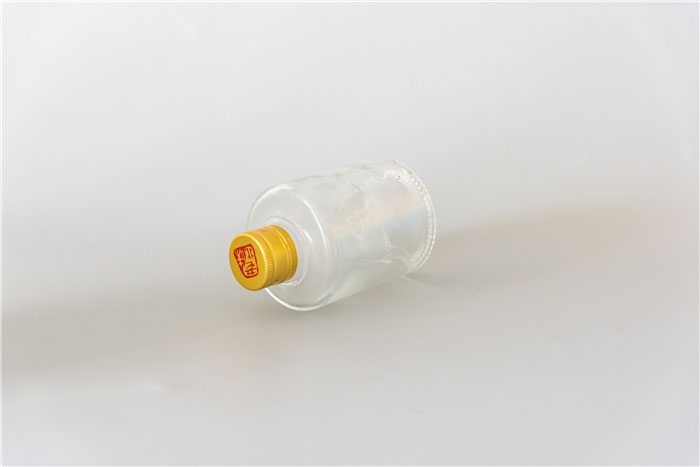 玻璃酒瓶盖批发之酒类不同决定玻璃酒瓶盖的使用
